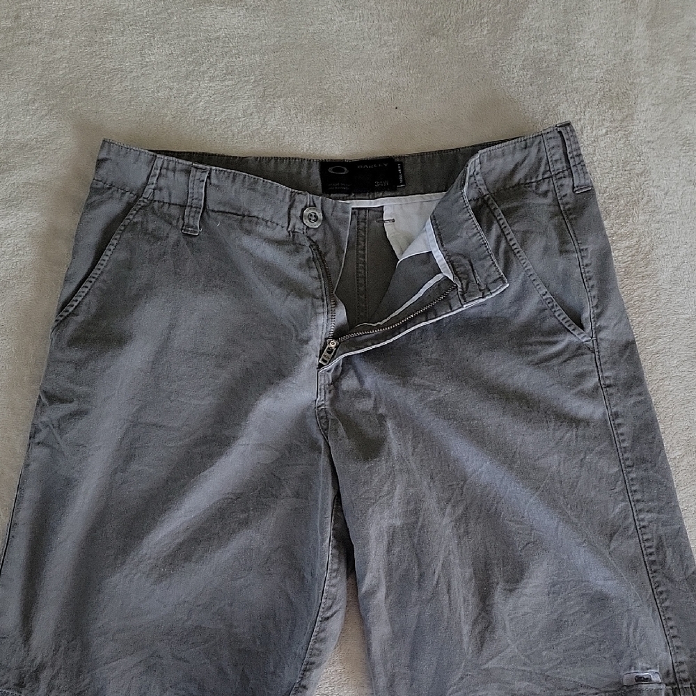 Oakley Gray Flat Front Shorts Casual Style